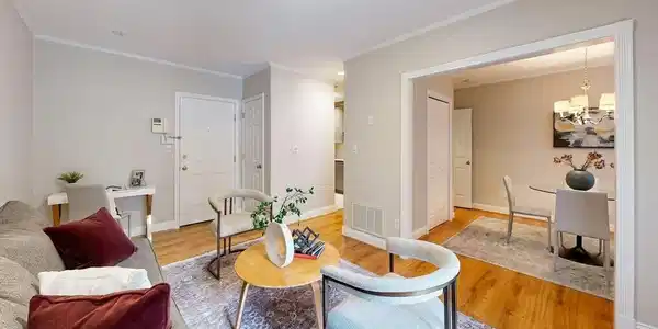 111 W 8th St