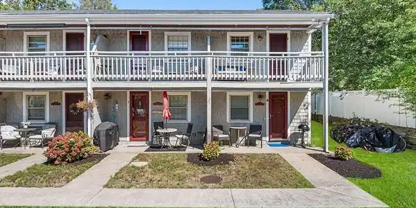 141 Main St