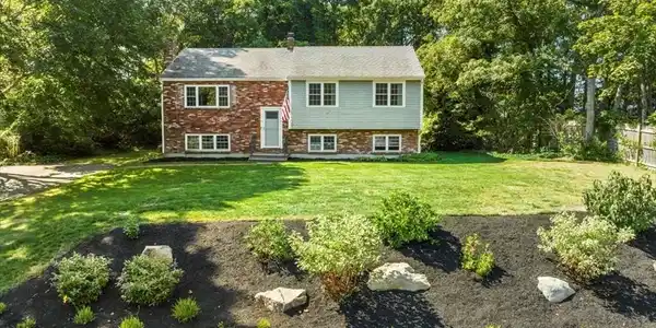 8 Grissom Ln