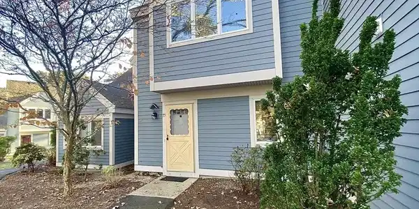 75 Trevor Ln