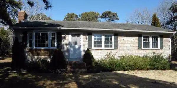 37 Knoll Dr