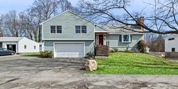 10 Liberty Ln
