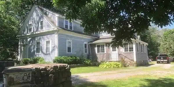 84 Booth Hill Rd