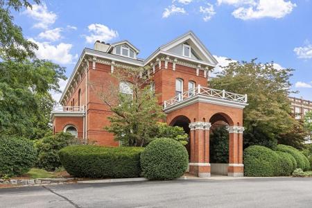 80 Parks St