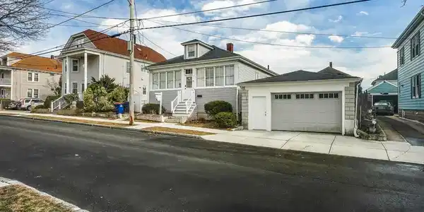 58 Oaklawn St