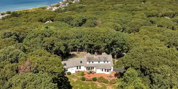 6 Lambert Ln