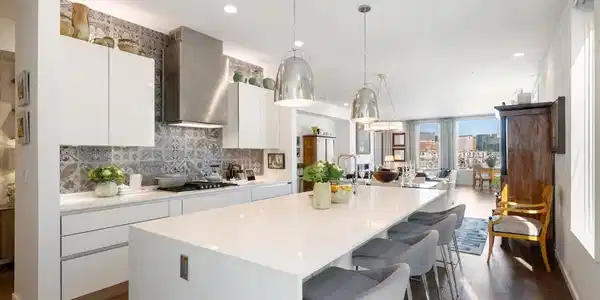 509 E 1st