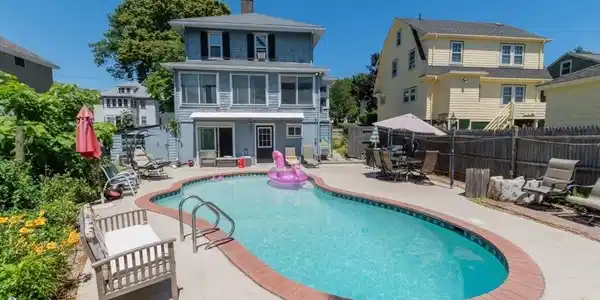 17 Edgehill Rd