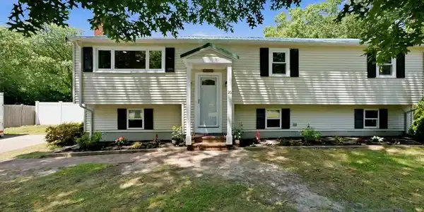26 Carolyn Dr