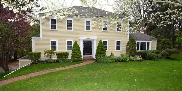 83 Winding Way