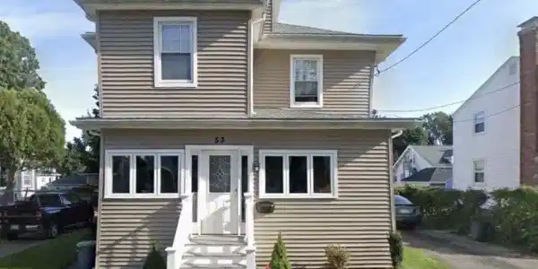 53 Ellington Rd