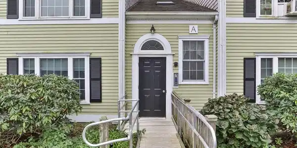 2 Englewood Drive