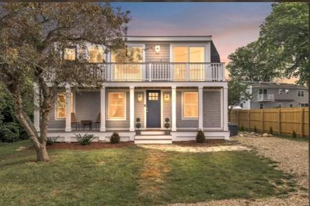 54 Carman Ave