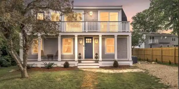 54 Carman Ave