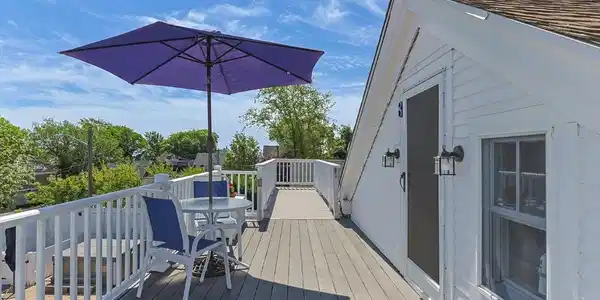 15 Cottage St