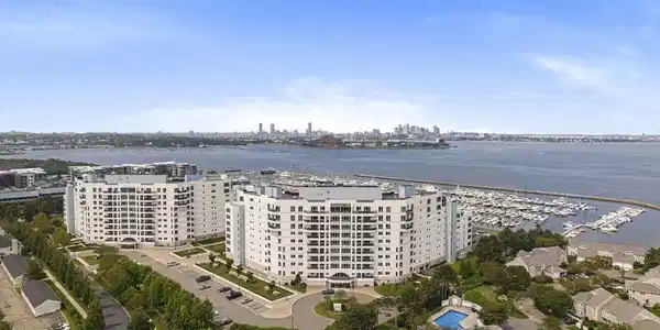 1001 Marina Dr