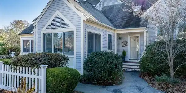 7 Red Cedar Rd