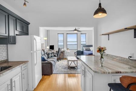 285 Lynn Shore Drive