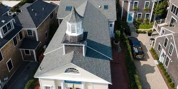 418 Commercial St