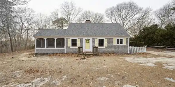35 Higgins Rd