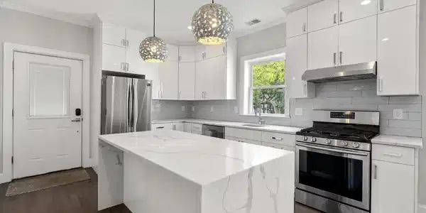 301 Saratoga St