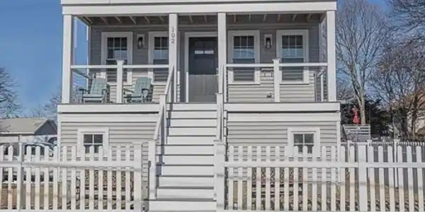 102 Edgewater Rd