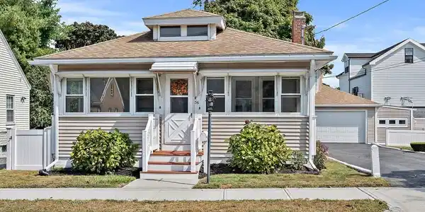 36 Lansdowne St