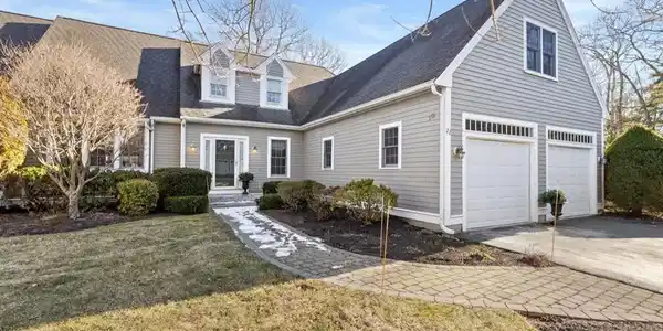 22 Doctors Hill Dr