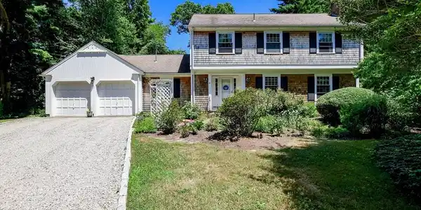 17 Olde Knoll Road