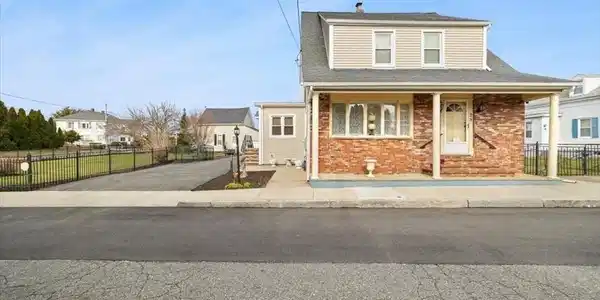 25 Winward St