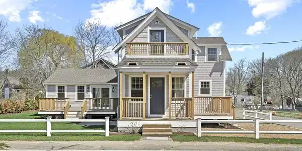 33 Vineyard Ave