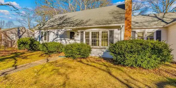 12 Hidden Acres Ave