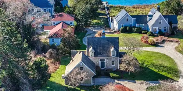 61 Bay Lane