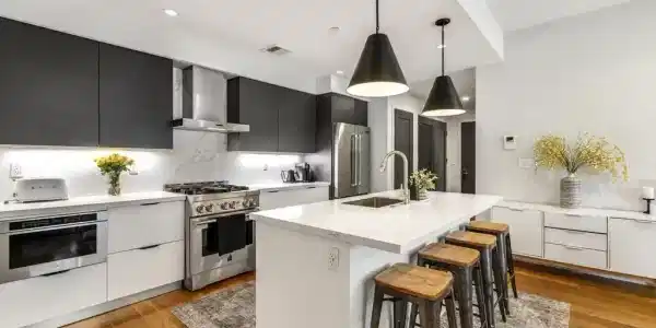 531-533 E 2nd St