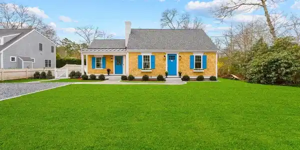 9 English St