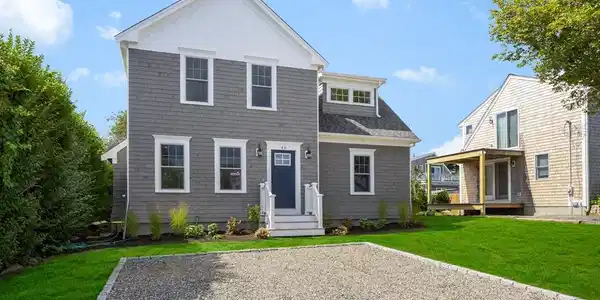 48 Wood Avenue