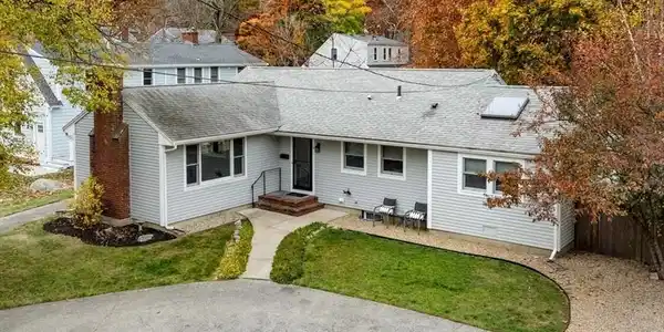 9 Jerdens Lane