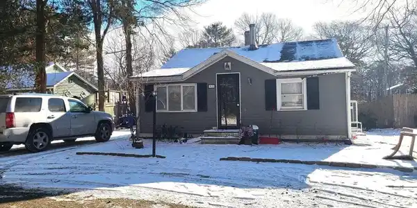 51 Wellington Ave