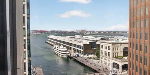 135 Seaport Blvd