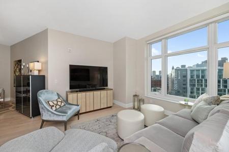 100 Lovejoy Wharf