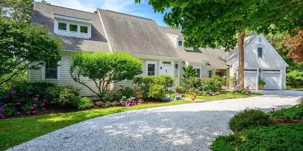 10 Lake Farm Lane
