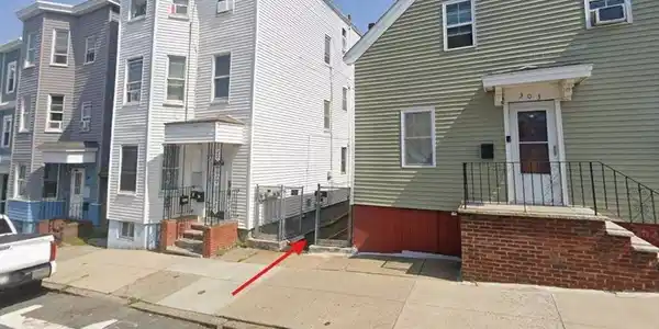 305R Lexington St