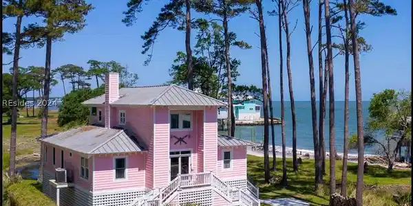 5 Driftwood Cottage Lane