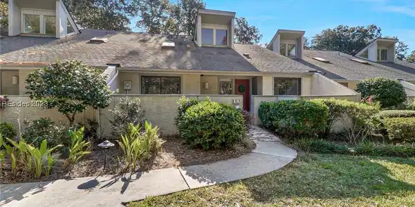 18 Townhouse Manor