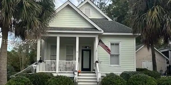 33 Holbrook Drive