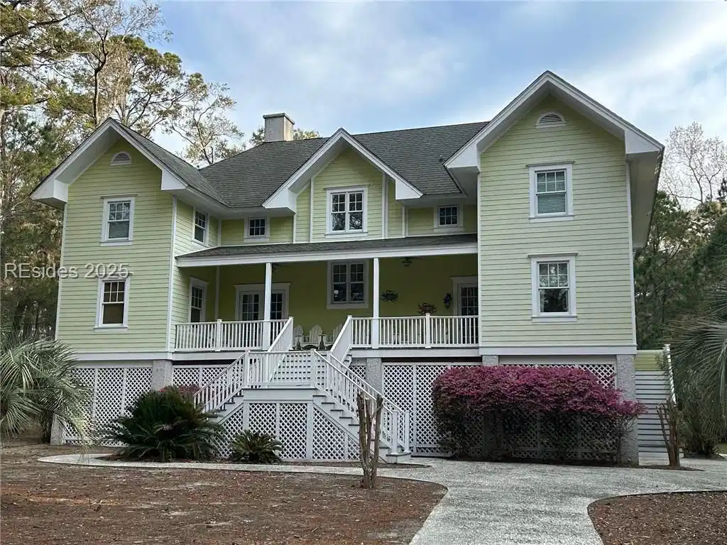 Image 1: Exterior Front Image 1: Exterior Front