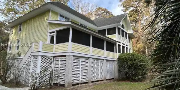 Image 3: Rear View Image 3: Rear View