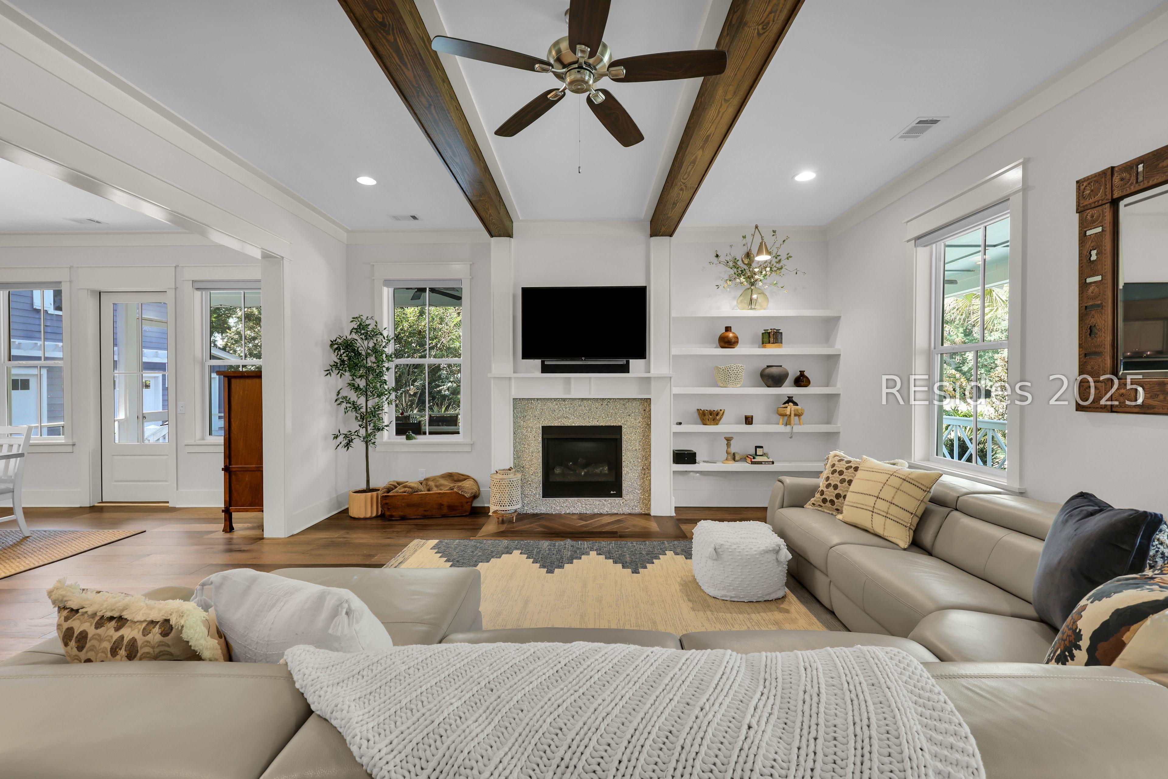 Image 3: Expansive living room with tabby gas fireplace Image 3: Expansive living room with tabby gas fireplace