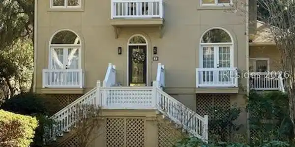 2 Narragansett Lane