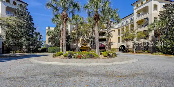 300 Grandview Court